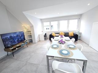 Homey 2BR Flat with parking - 0