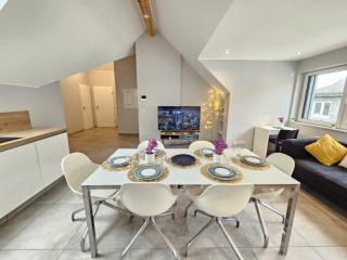 Homey 2BR Flat with parking - 5