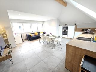 Homey 2BR Flat with parking - 7