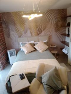 Romantic studio with parking and AC zone 10 - 2