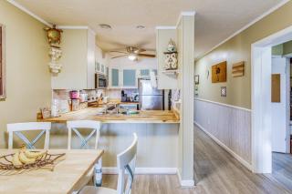 Shore Drive Serenity - Near Ocean Annies! - 2