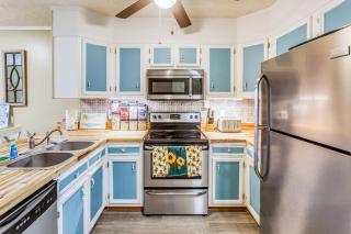 Shore Drive Serenity - Near Ocean Annies! - 1
