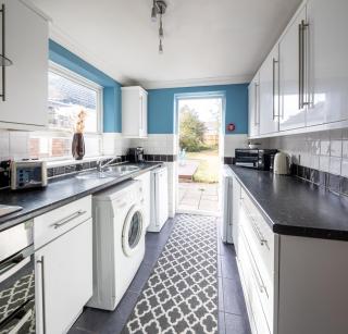 Contractor & Group-3Bedrooms- By Fab Accommodation - 9