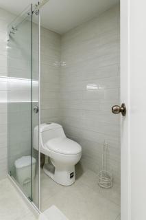 Akros Suites Quito, Habitaciones Privadas con Baño - 1