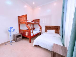 3-bedroom Spacious Munyonyo Home - 5