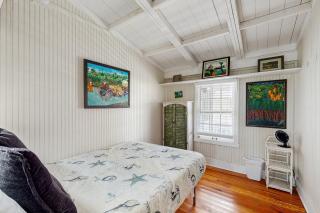 Sunny oceanfront home with balcony, full kitchen, central AC, & washer/dryer - 2