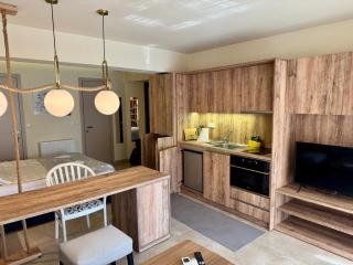 SMAB Central Studio in Ladadika - 8