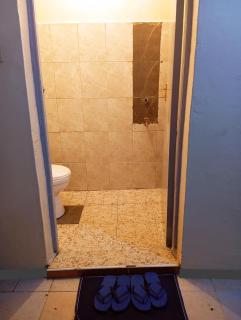 Affordable Lavington studio - 3