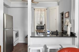 Old Town Gem Walk to King Street Sleeps 14 - 8