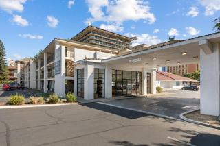 Vagabond Inn Executive Old Town - 6