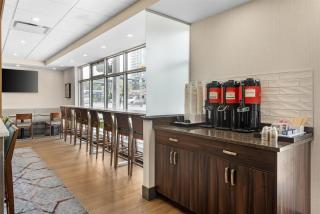 Best Western Plus Suites Downtown Calgary - 8