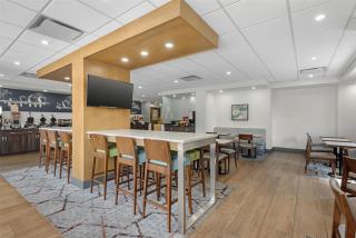 Best Western Plus Suites Downtown Calgary - 3