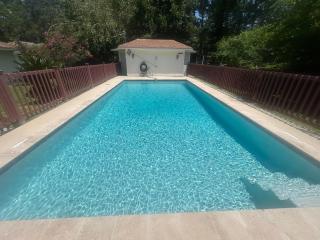 Mid City ranch! Huge backyard/Private pool! - 8
