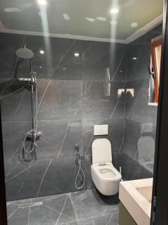 Bujtina Hilal -  - 2