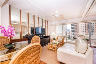 1438 Ilikai collection 8- Beach Views and great value - 5