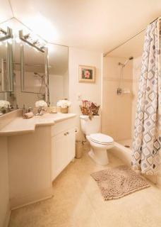 1438 Ilikai collection 8- Beach Views and great value - 2