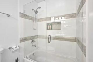 Beach Proximity Family Getaway Private Pool, Jacuzzi, Mini-Golf and Entertainment - 3