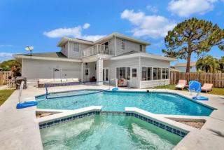 Beach Proximity Family Getaway Private Pool, Jacuzzi, Mini-Golf and Entertainment - 1