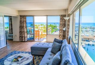 643- Beachfront Condo- Ilikai Collection 11- Sleeps 6. - 9