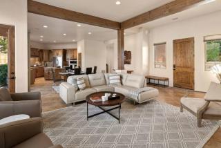 Your Personal Wellness Oasis with Red Rock Views, Private Sauna and Nearby Trails - 7