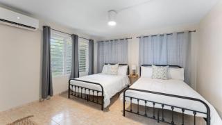Apt 413- Walk to the beach, plaza and restaurants - 1