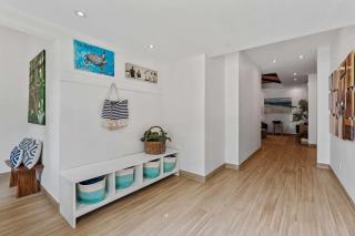 Renovated Family Home BBQ - Pool - 7