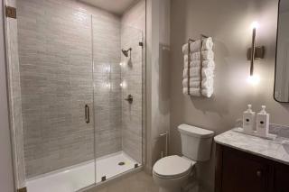 Hollyhock Suite 504 - 3