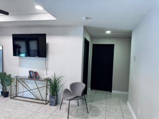 Luxury Home 3bdroom- 2bath - 7