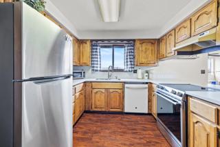 Additional Living Room Just Minutes From Highway - 8