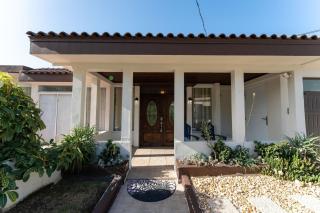 Casa 413- Walking Distance to the Beach and Downtown - 0