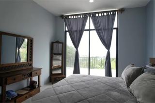 Coastal Villa Retreat with Private Jacuzzi and Garage Near Isla de la Plata - 5