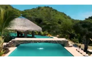 Nature Escape Villa with Pools and Jacuzzis and Pet-Friendly Stay - 0