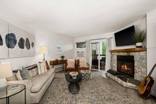 Fully updated condo ski in ski out hot tub pool - 8