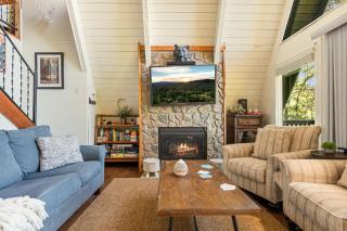 Casa Huntsted A-Frame Cabin near Snow Valley - 8