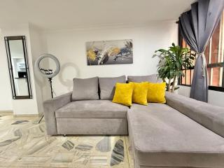 Poblado Gem Walk to Provenza and Steps to Cafes - 5