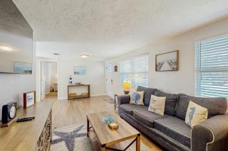 Pinellas Park Cottage - 2