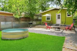 Authentic ATX Beauty DT Pool Gem- Walk 2 Lake & Eateries - Austin - 8