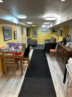 Toronto Upper Beaches Apartment - 8