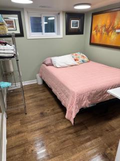 Toronto Upper Beaches Apartment - 6