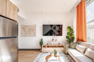 Elegant Scandinavian Escape Birmingham - 4