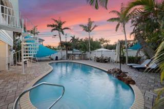 Siesta Key Luxury Retreat - Steps from Crescent Beach - 0