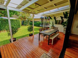 Darcy House - Spacious 3 Bedroom 2 Living with large backyard and close to Adelaide Oval, CBD and Hills - Broadview - 9