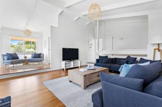 Bayside Retreat - Cosy Fire Beach Games Room - 4
