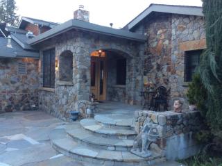 Glen Ellen Stone Retreat - Family Friendly Home - Walk to Town - 9