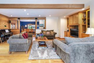 Glen Ellen Stone Retreat - Family Friendly Home - Walk to Town - 1