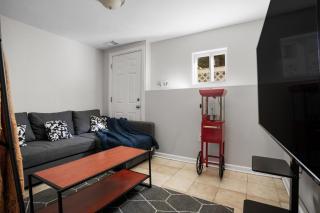 Contemporary City Getaway Luxe Comfort - 1