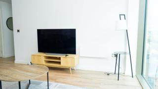Luxe Apartment in M1 with Pool, Gym & Spa - 9