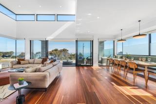 Beachfront Luxury - Panoramic Views Games Wineries - 9