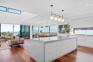 Beachfront Luxury - Panoramic Views Games Wineries - 2