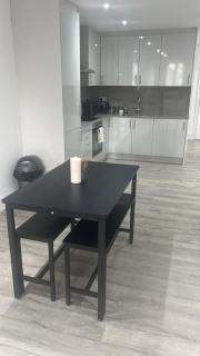 Modern Studio Near Heathrow, Tube and Hounslow High Street - 8